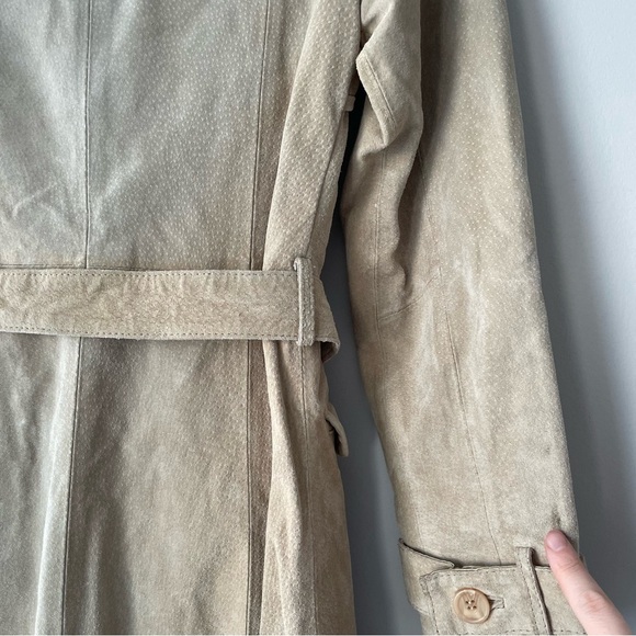 Le Chateau Tan Trench Coat - Picture 9 of 14